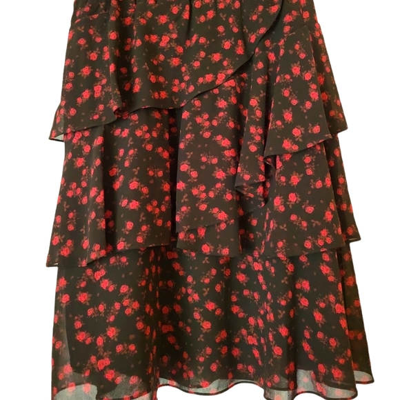 Michael Kor flowy skirt, floral print, black and red, Women's size Petite Small - Picture 3 of 4